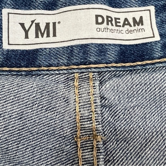 YMI DREAM Woman’s Wide Leg Medium Wash Distressed Denim Jeans w Raw Hem Size 7 - Picture 8 of 16